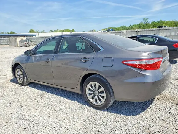 4T4BF1FK2GR522588 2016 TOYOTA CAMRY - Image 2