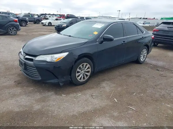 4T4BF1FK2GR522753 2016 TOYOTA CAMRY - Image 2