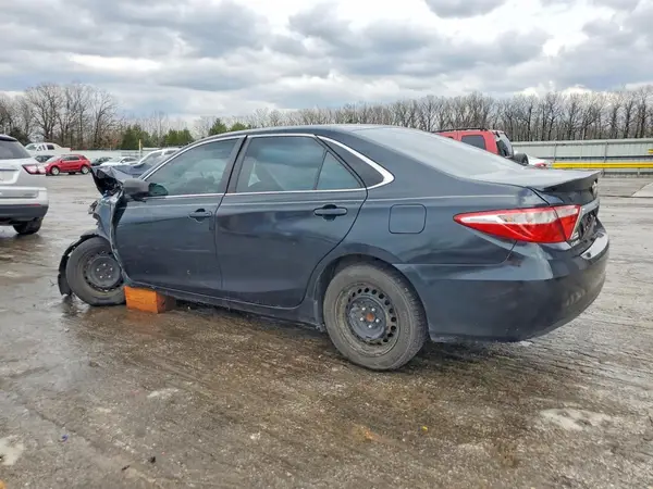 4T4BF1FK2GR526043 2016 TOYOTA CAMRY - Image 2