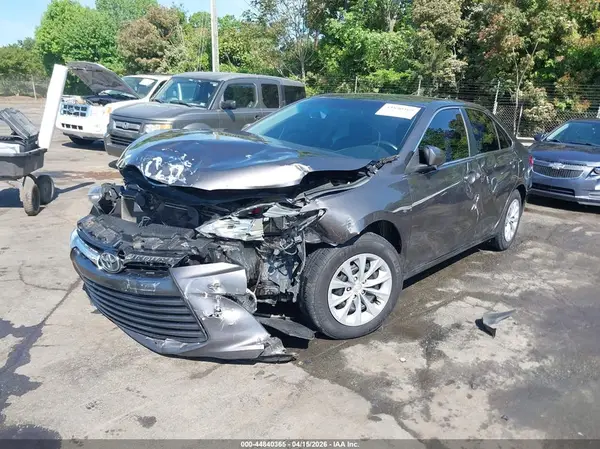 4T4BF1FK2GR529590 2016 TOYOTA CAMRY - Image 2