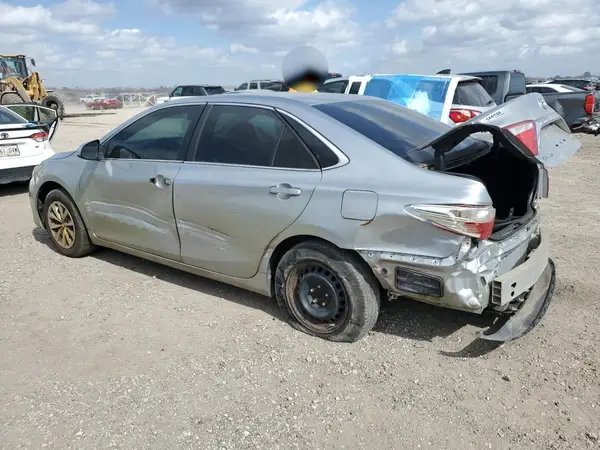 4T4BF1FK2GR529962 2016 TOYOTA CAMRY - Image 2