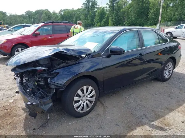4T4BF1FK2GR532179 2016 TOYOTA CAMRY - Image 2
