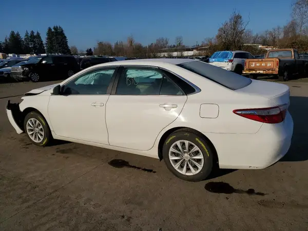 4T4BF1FK2GR532540 2016 TOYOTA CAMRY - Image 2