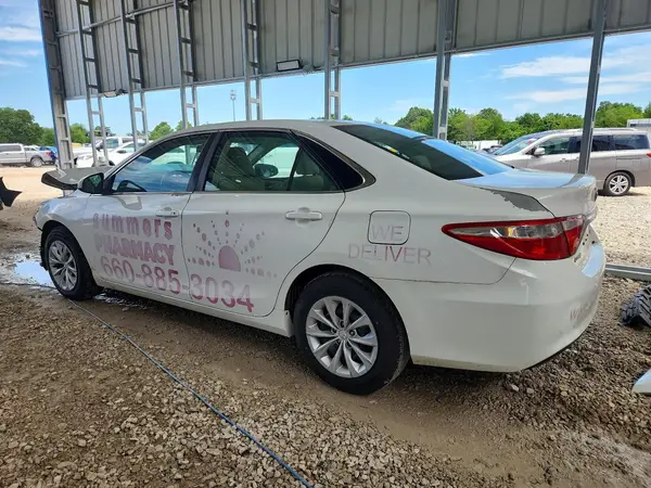 4T4BF1FK2GR532571 2016 TOYOTA CAMRY - Image 2