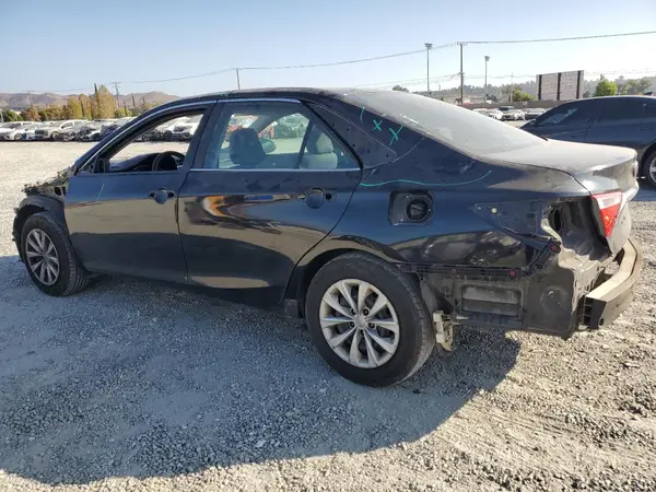 4T4BF1FK2GR532795 2016 TOYOTA CAMRY - Image 2