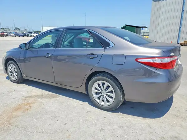 4T4BF1FK2GR533736 2016 TOYOTA CAMRY - Image 2