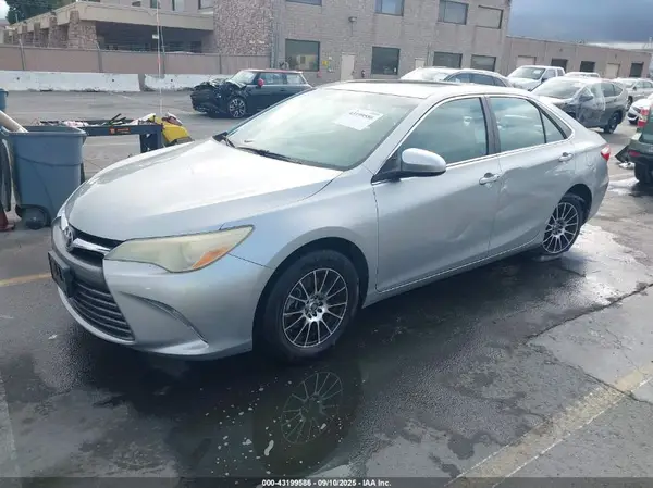 4T4BF1FK2GR535132 2016 TOYOTA CAMRY - Image 2