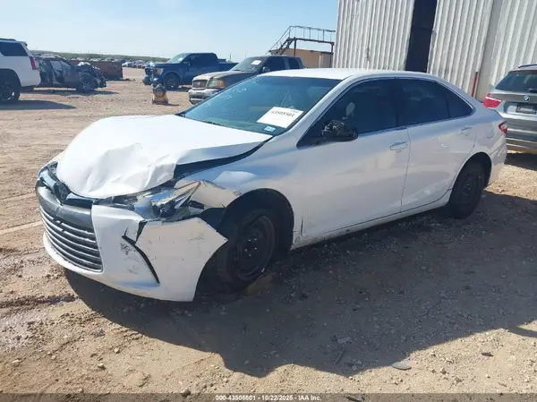 4T4BF1FK2GR539777 2016 TOYOTA CAMRY - Image 2