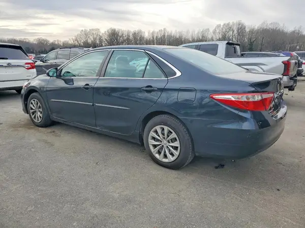 4T4BF1FK2GR541058 2016 TOYOTA CAMRY - Image 2