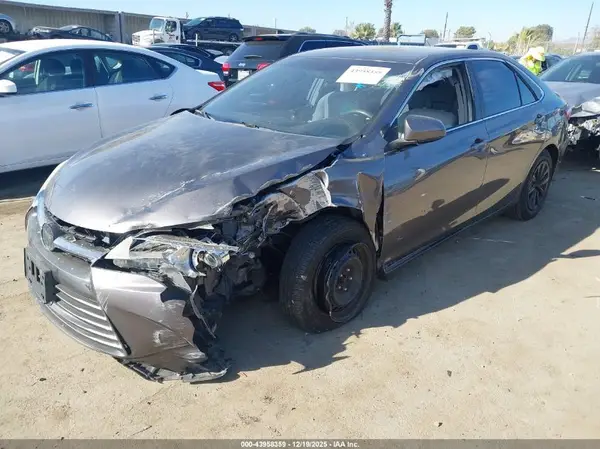 4T4BF1FK2GR541240 2016 TOYOTA CAMRY - Image 2