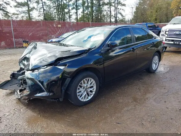 4T4BF1FK2GR543974 2016 TOYOTA CAMRY - Image 2