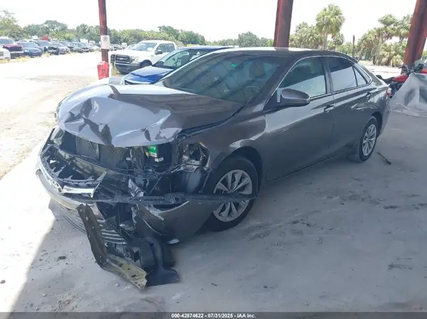 4T4BF1FK2GR547166 2016 TOYOTA CAMRY - Image 2