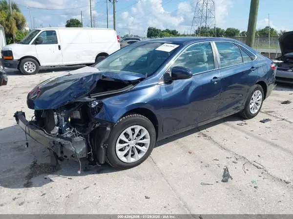 4T4BF1FK2GR549077 2016 TOYOTA CAMRY - Image 2