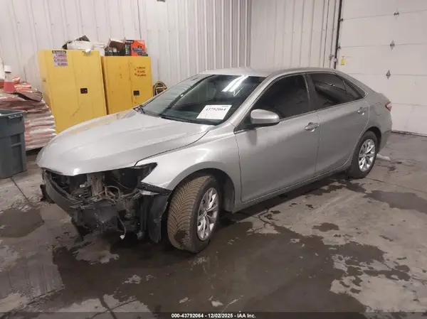 4T4BF1FK2GR549404 2016 TOYOTA CAMRY - Image 2