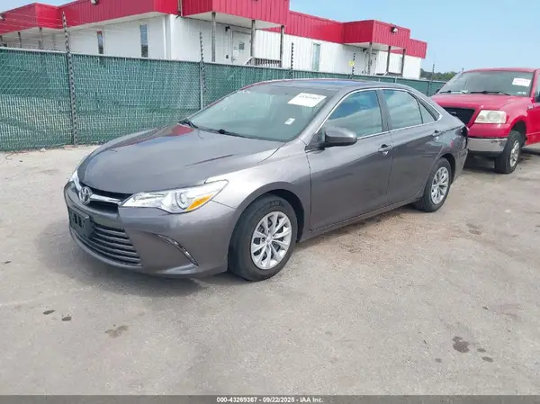 4T4BF1FK2GR549659 2016 TOYOTA CAMRY - Image 2
