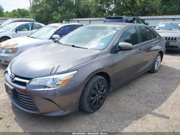 4T4BF1FK2GR552710 2016 TOYOTA CAMRY - Image 2