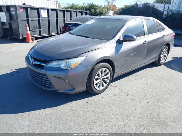 4T4BF1FK2GR553811 2016 TOYOTA CAMRY - Image 2