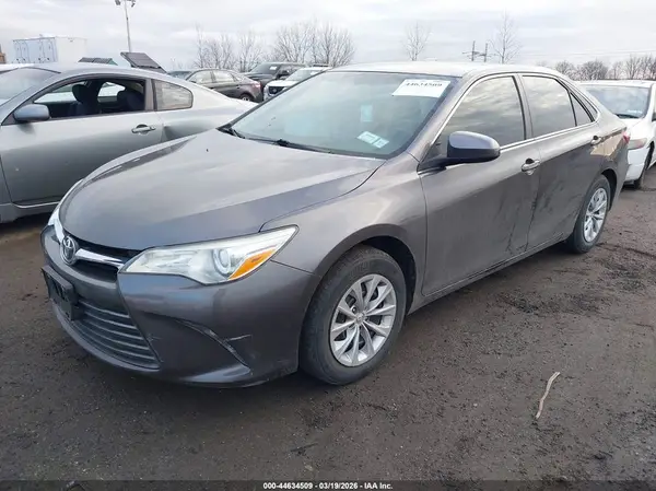 4T4BF1FK2GR554263 2016 TOYOTA CAMRY - Image 2