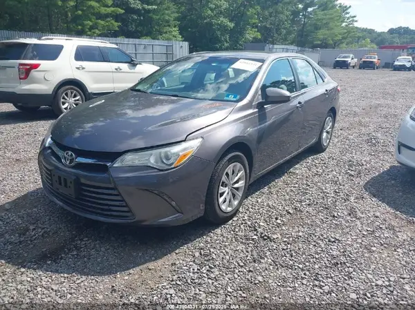 4T4BF1FK2GR557003 2016 TOYOTA CAMRY - Image 2