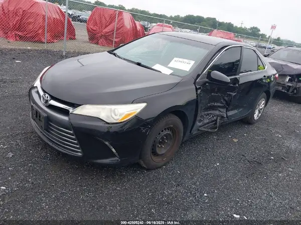 4T4BF1FK2GR558457 2016 TOYOTA CAMRY - Image 2