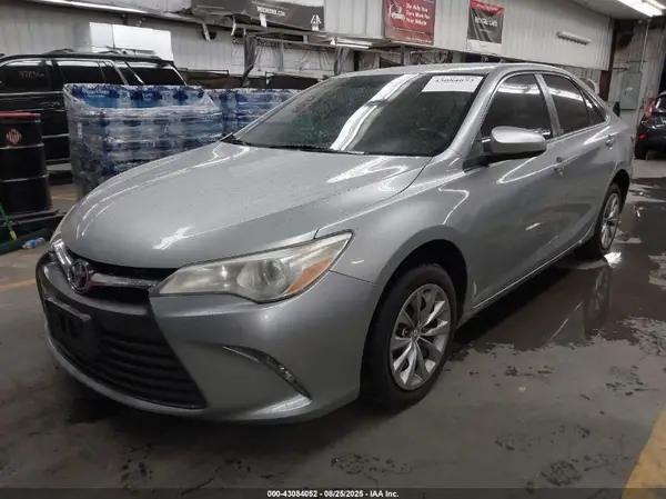 4T4BF1FK2GR559950 2016 TOYOTA CAMRY - Image 2