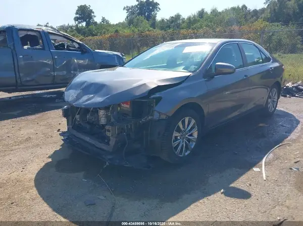 4T4BF1FK2GR560662 2016 TOYOTA CAMRY - Image 2