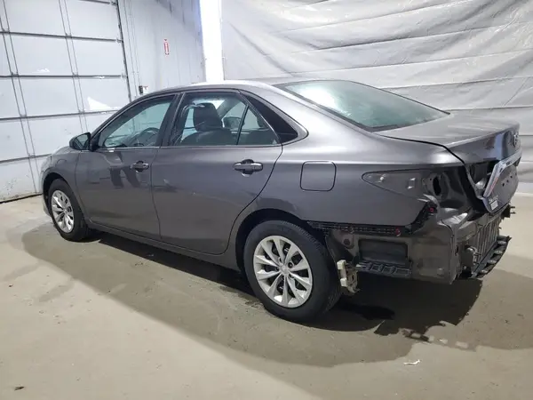 4T4BF1FK2GR562914 2016 TOYOTA CAMRY - Image 2