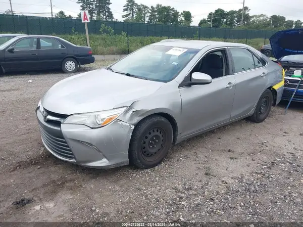 4T4BF1FK2GR563741 2016 TOYOTA CAMRY - Image 2