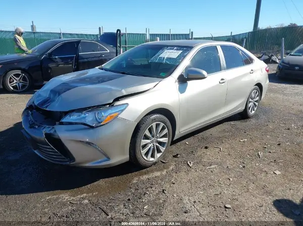 4T4BF1FK2GR564677 2016 TOYOTA CAMRY - Image 2
