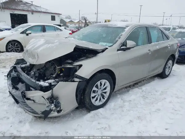 4T4BF1FK2GR568521 2016 TOYOTA CAMRY - Image 2
