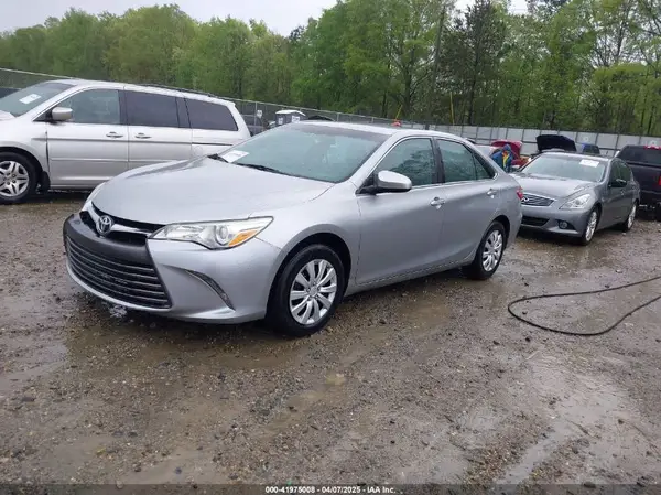 4T4BF1FK2GR568941 2016 TOYOTA CAMRY - Image 2