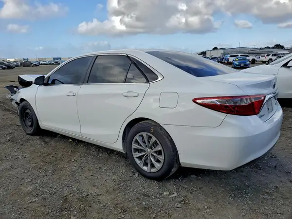 4T4BF1FK2GR569667 2016 TOYOTA CAMRY - Image 2