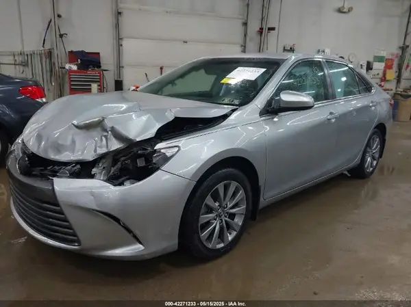 4T4BF1FK2GR570561 2016 TOYOTA CAMRY - Image 2