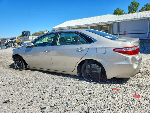 4T4BF1FK2GR571449 2016 TOYOTA CAMRY - Image 2