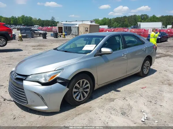 4T4BF1FK2GR572519 2016 TOYOTA CAMRY - Image 2