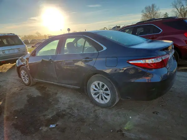 4T4BF1FK2GR573895 2016 TOYOTA CAMRY - Image 2