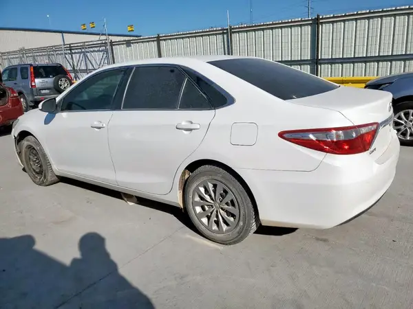4T4BF1FK2GR578272 2016 TOYOTA CAMRY - Image 2
