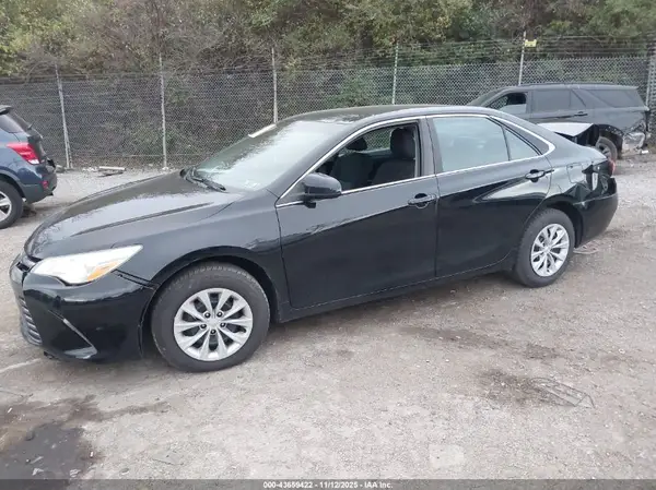 4T4BF1FK2GR580605 2016 TOYOTA CAMRY - Image 2
