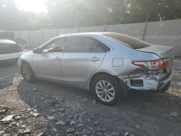 4T4BF1FK2GR581334 2016 TOYOTA CAMRY - Image 2