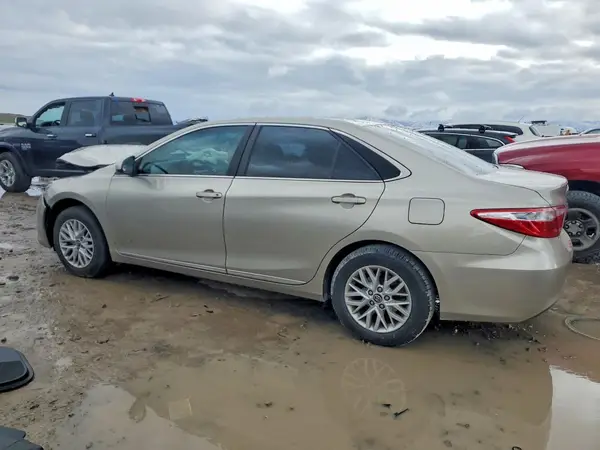 4T4BF1FK2GR582595 2016 TOYOTA CAMRY - Image 2