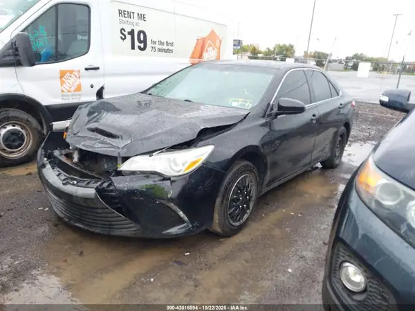 4T4BF1FK3GR519330 2016 TOYOTA CAMRY - Image 2