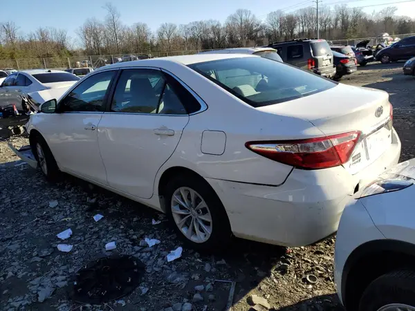 4T4BF1FK3GR521630 2016 TOYOTA CAMRY - Image 2