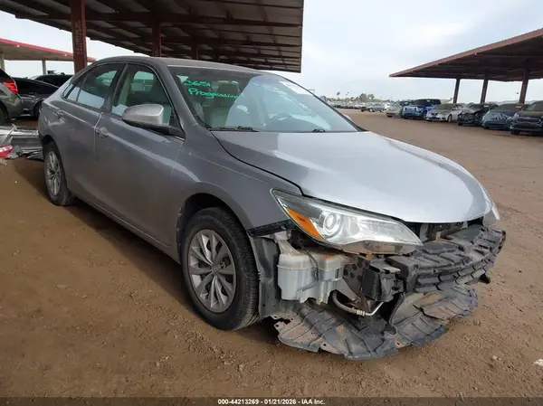 4T4BF1FK3GR522230 2016 TOYOTA CAMRY - Image 1