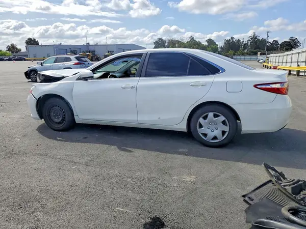 4T4BF1FK3GR522633 2016 TOYOTA CAMRY - Image 2