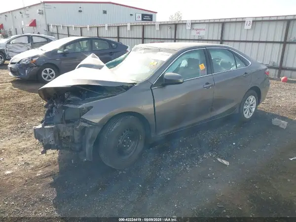 4T4BF1FK3GR522728 2016 TOYOTA CAMRY - Image 2