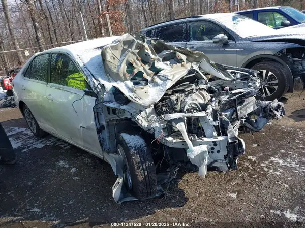 4T4BF1FK3GR523698 2016 TOYOTA CAMRY - Image 1