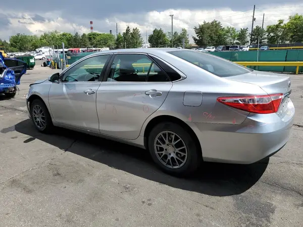 4T4BF1FK3GR525371 2016 TOYOTA CAMRY - Image 2