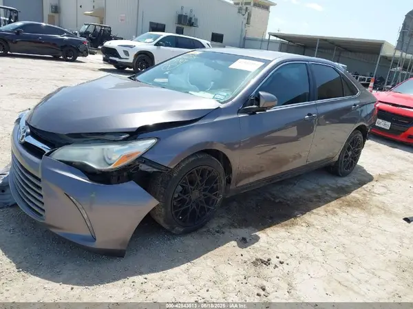 4T4BF1FK3GR526469 2016 TOYOTA CAMRY - Image 2