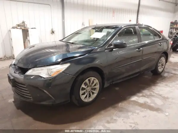 4T4BF1FK3GR529002 2016 TOYOTA CAMRY - Image 2