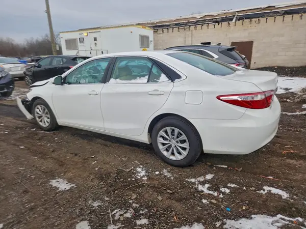 4T4BF1FK3GR534409 2016 TOYOTA CAMRY - Image 2
